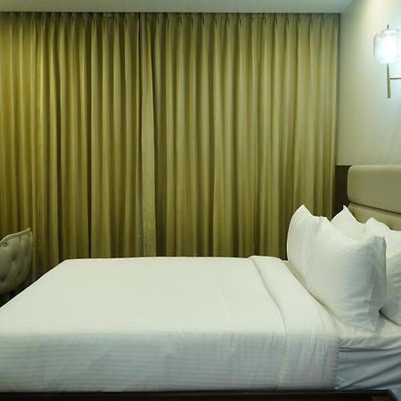Jaag Hotel Ченай Екстериор снимка