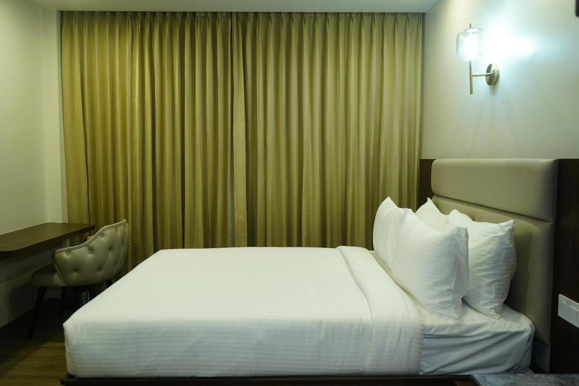 Jaag Hotel Ченай Екстериор снимка