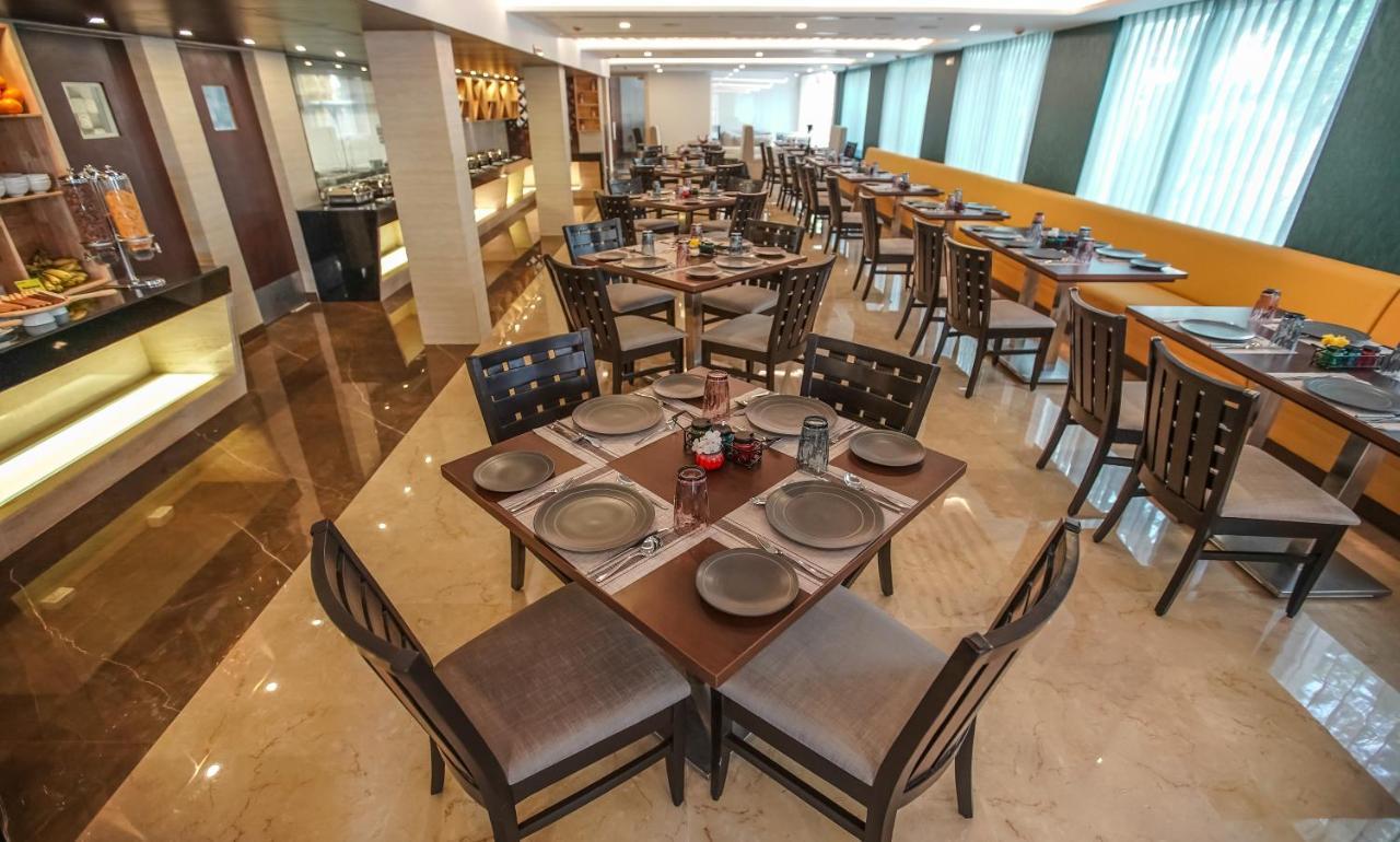 Jaag Hotel Ченай Екстериор снимка