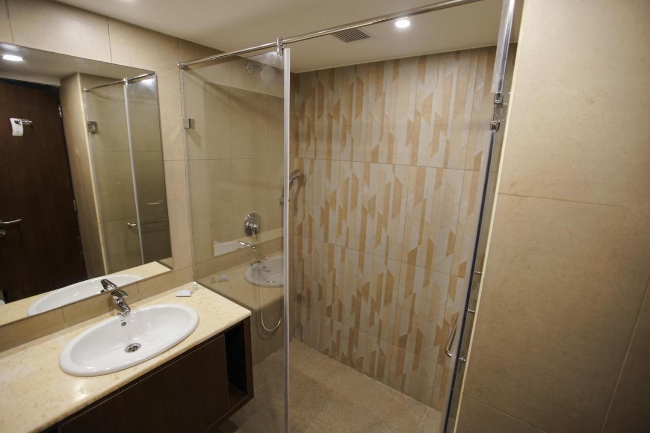 Jaag Hotel Ченай Екстериор снимка