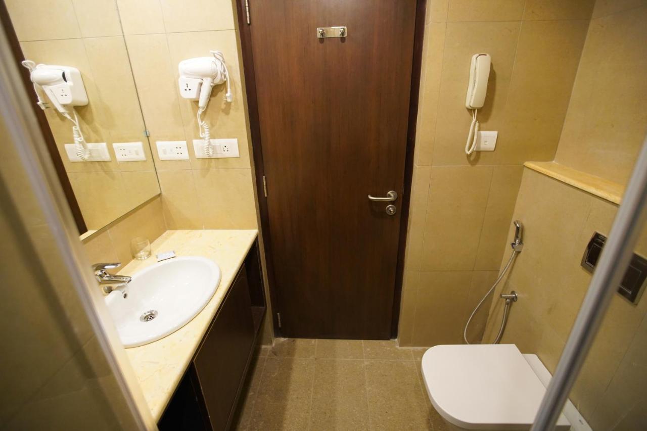 Jaag Hotel Ченай Екстериор снимка