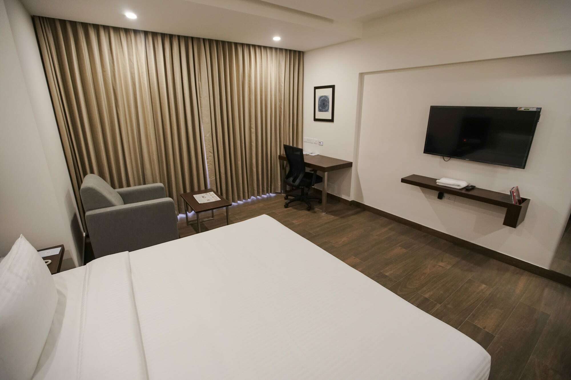 Jaag Hotel Ченай Екстериор снимка